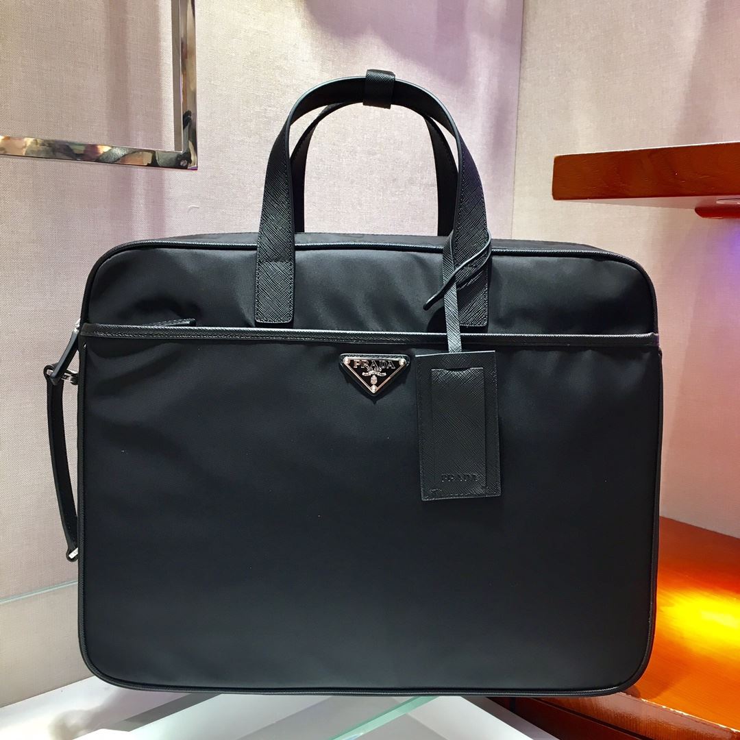 Pra*a briefcase